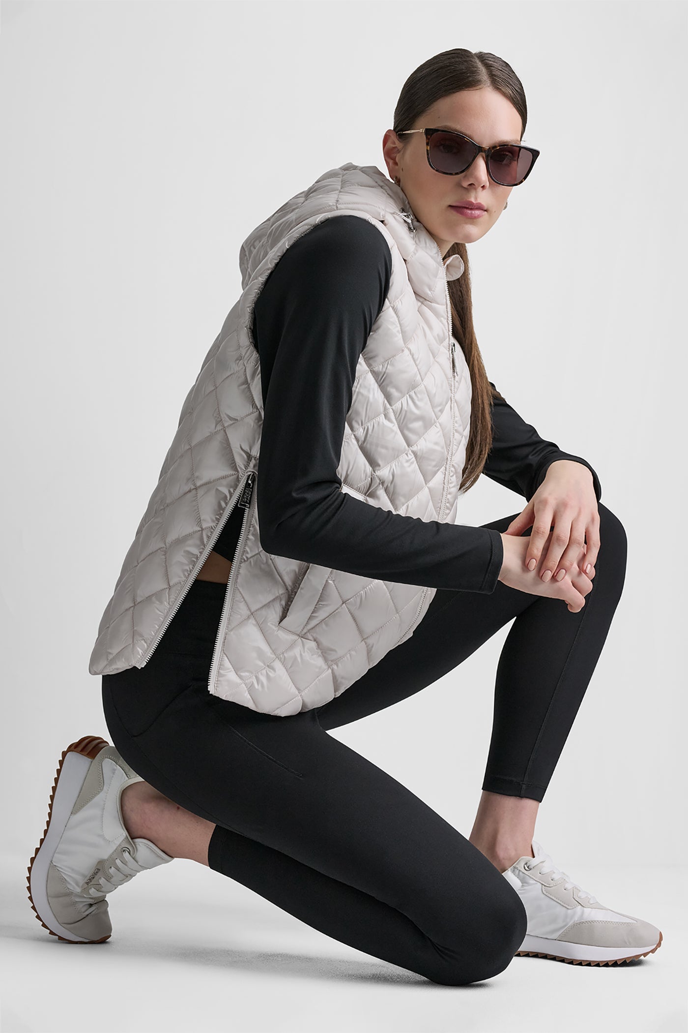 HOODED DIAMOND QUILTED VEST