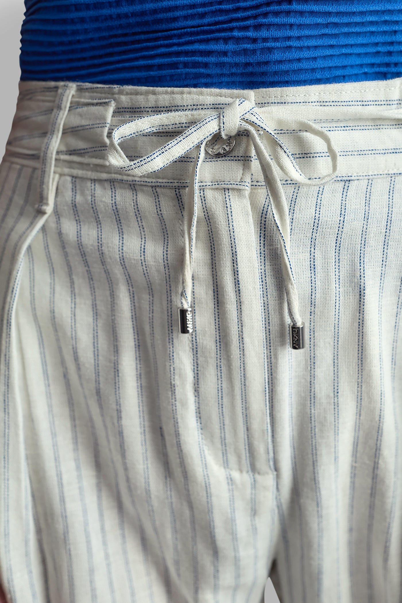MID-RISE LINEN-BLEND PINSTRIPED PLEATED WIDE-LEG PANT