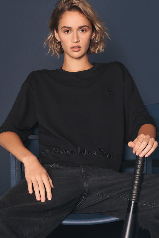 DKNY X YANKEES CROPPED TEE