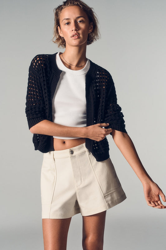 MID-RISE SHORT WITH PATCH POCKETS