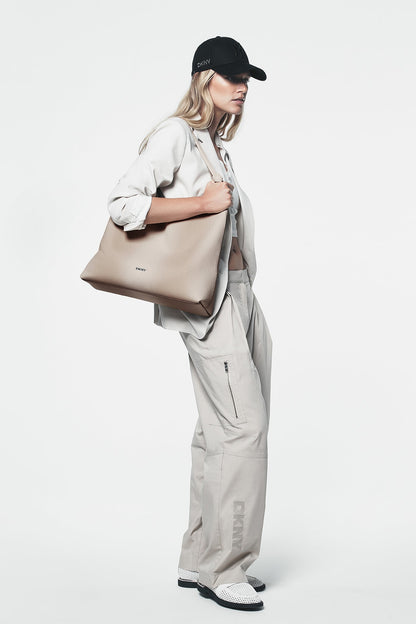 PAULA HOBO