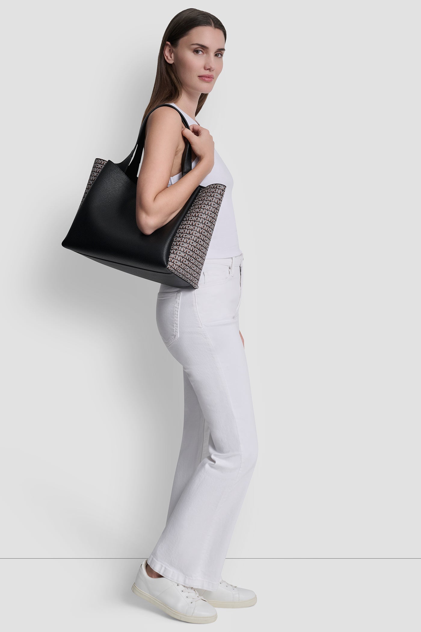 WILLA NEW YORK LOGO TOTE
