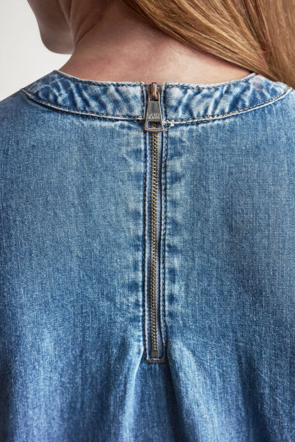 SLEEVELESS DENIM TOP