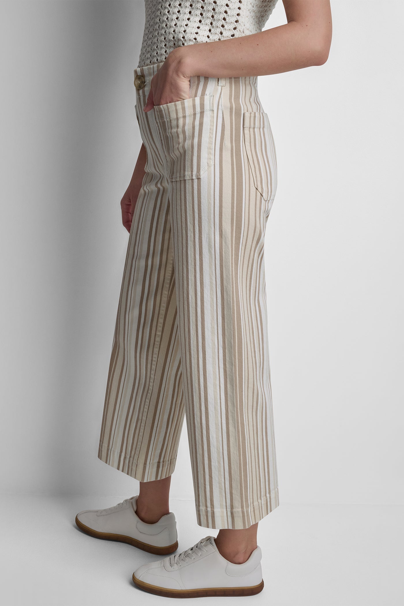 HIGH-RISE WIDE LEG WITH PATCH POCKETS