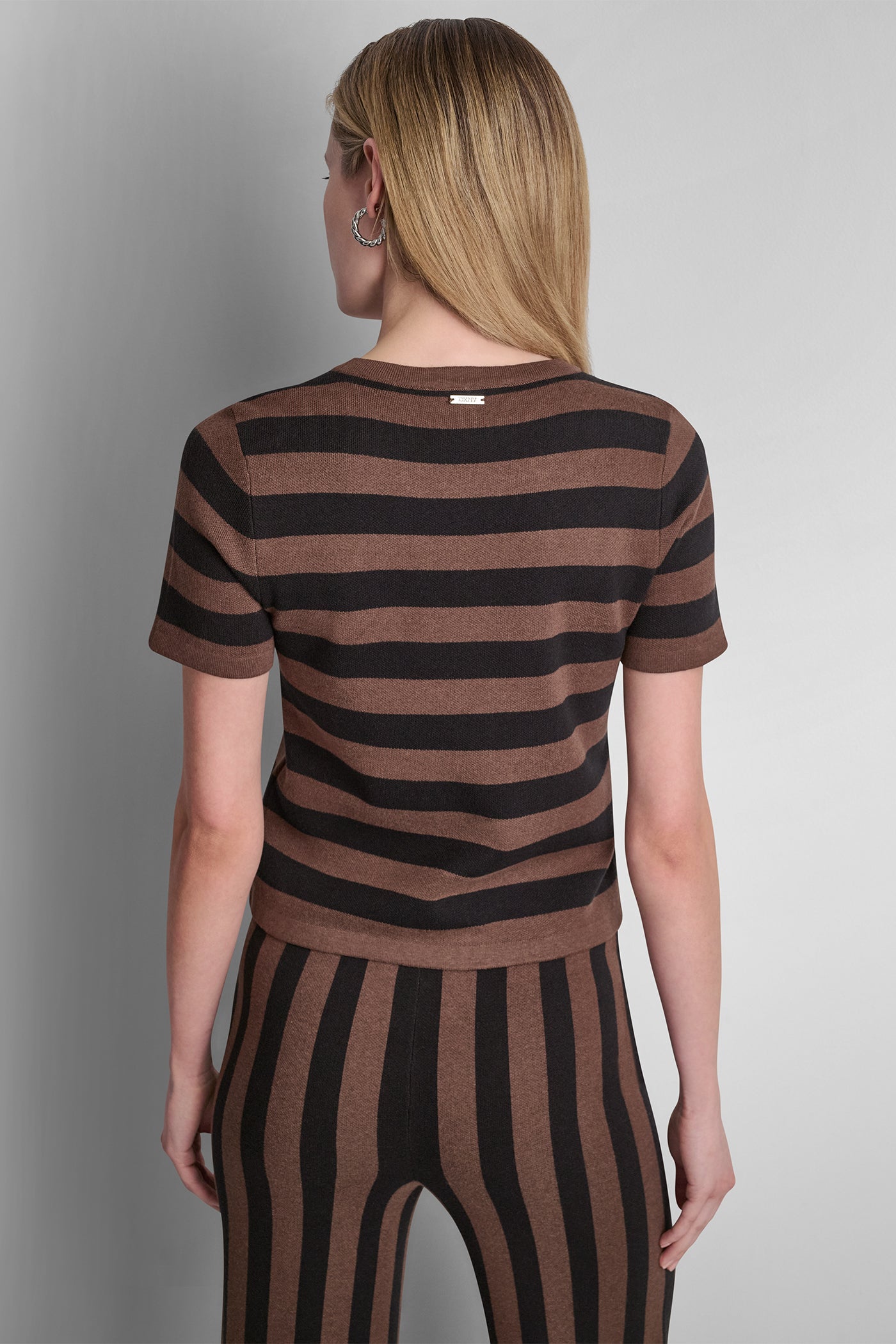 SHORT SLEEVE STRIPE SWEATER
