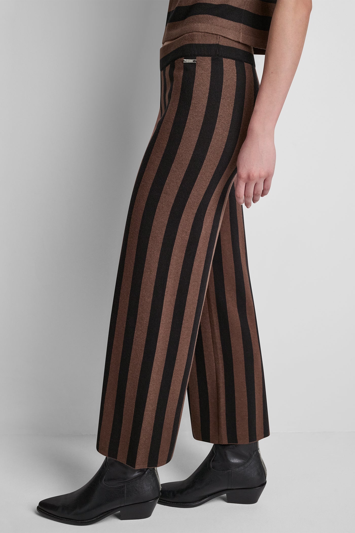 HIGH-RISE STRIPED PULL-ON FLARE PANT