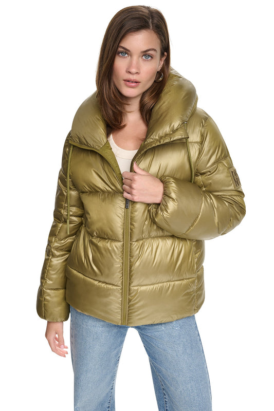 QUILTED PUFFER WITH DRAMA COLLAR