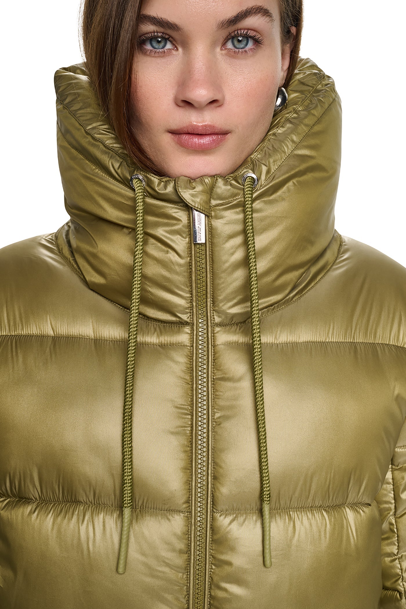 QUILTED PUFFER WITH DRAMA COLLAR