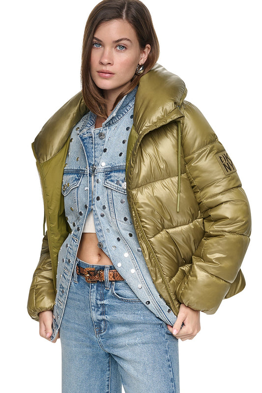 QUILTED PUFFER WITH DRAMA COLLAR