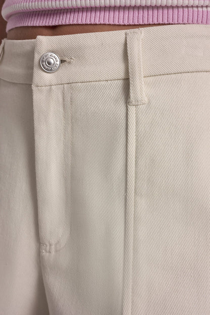 MID-RISE SHORT WITH PATCH POCKETS
