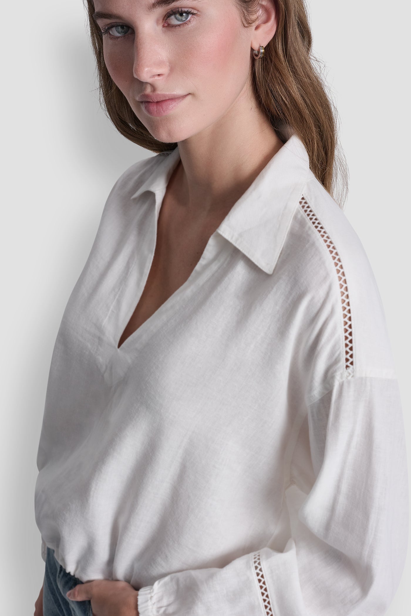 LINEN-BLEND V-NECK SHIRT