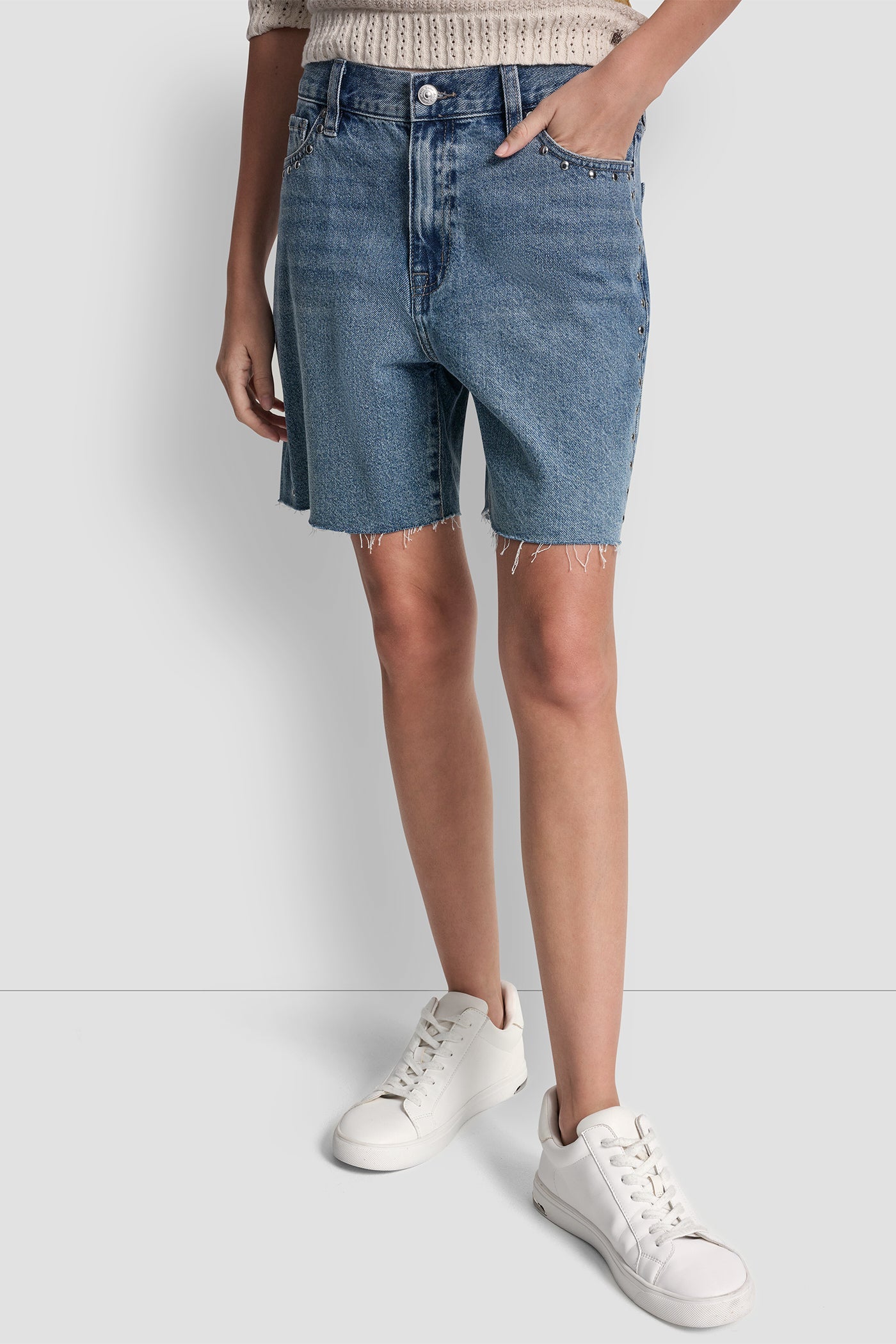 MID-RISE DENIM SHORT