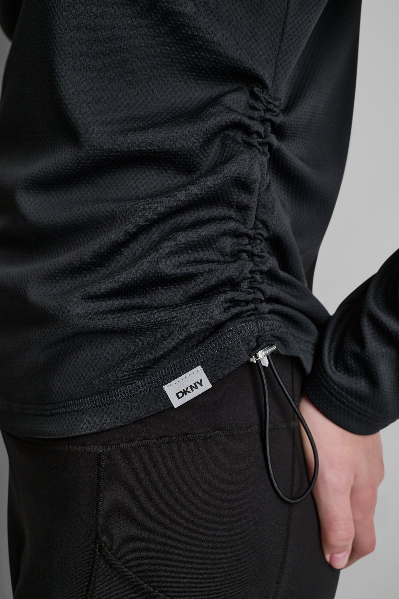LONG SLEEVE V-NECK TECH TEE