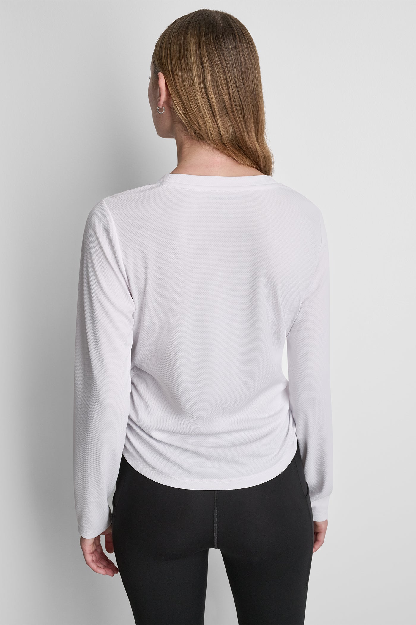 LONG SLEEVE V-NECK TECH TEE