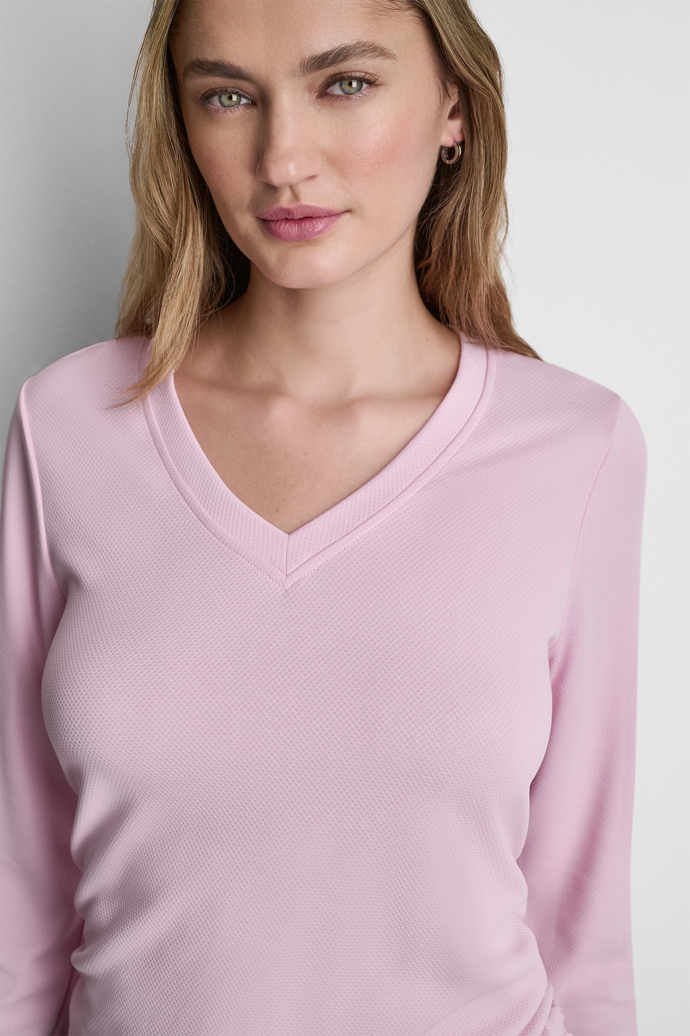 LONG SLEEVE V-NECK TECH TEE