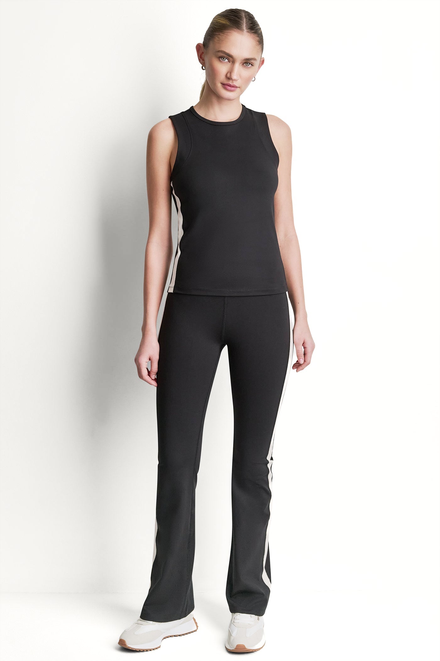 BALANCE COMPRESSION SIDE STRIPE FLARE LEGGING