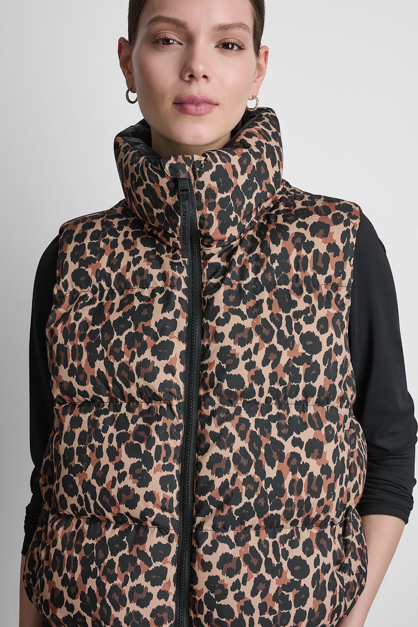 PRINTED MOCK NECK VEST
