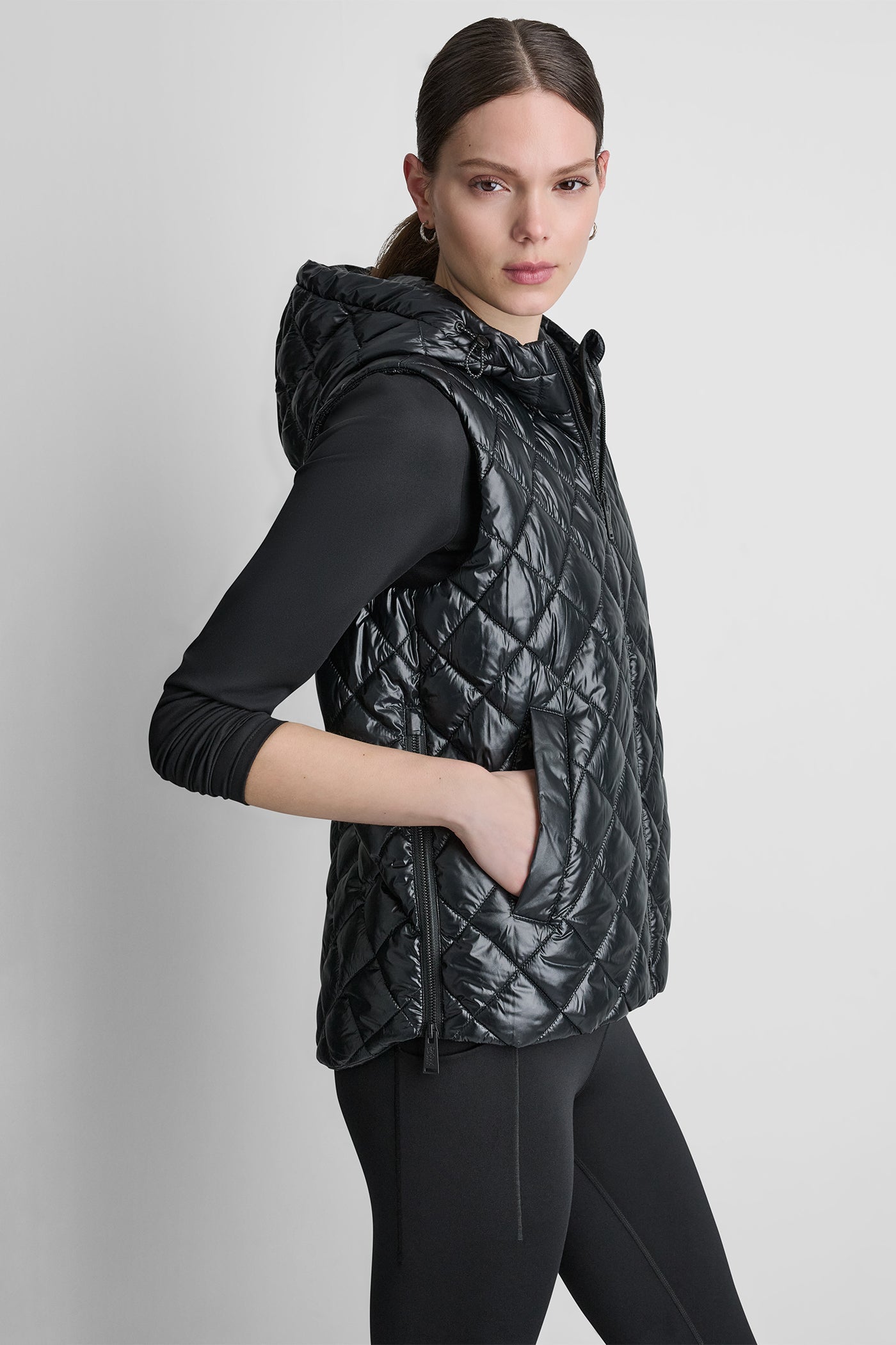 HOODED DIAMOND QUILTED VEST