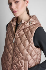 HOODED DIAMOND QUILTED VEST