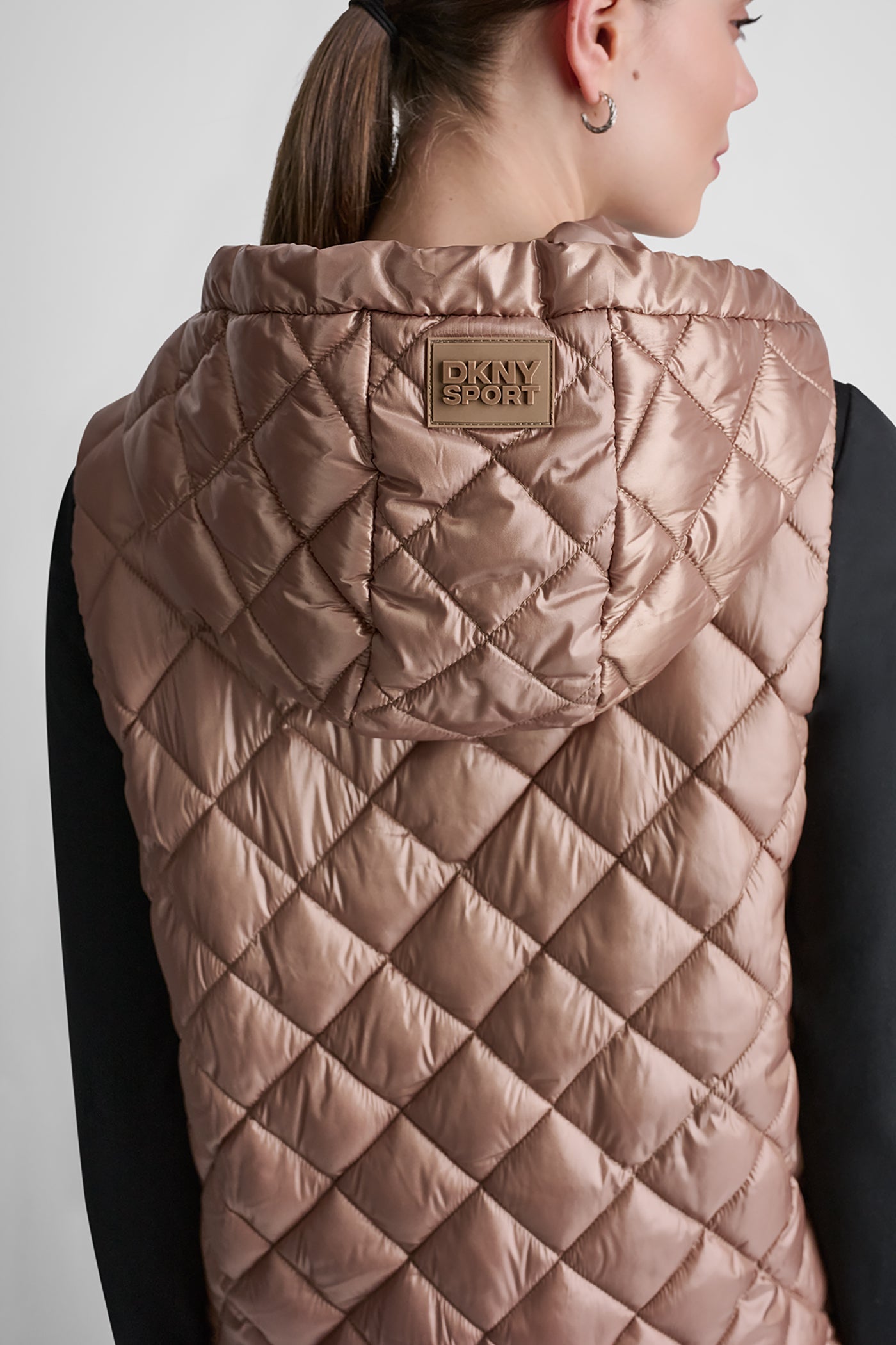 HOODED DIAMOND QUILTED VEST