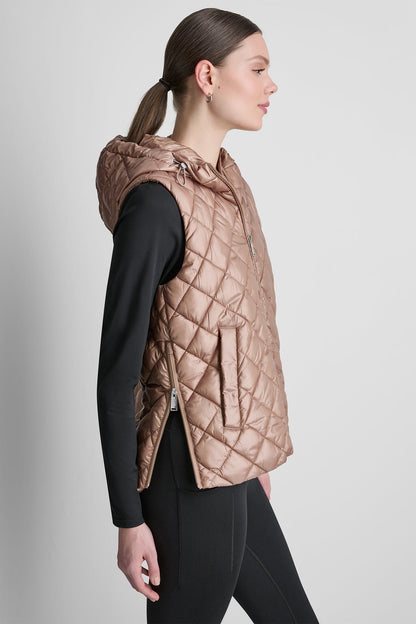 HOODED DIAMOND QUILTED VEST