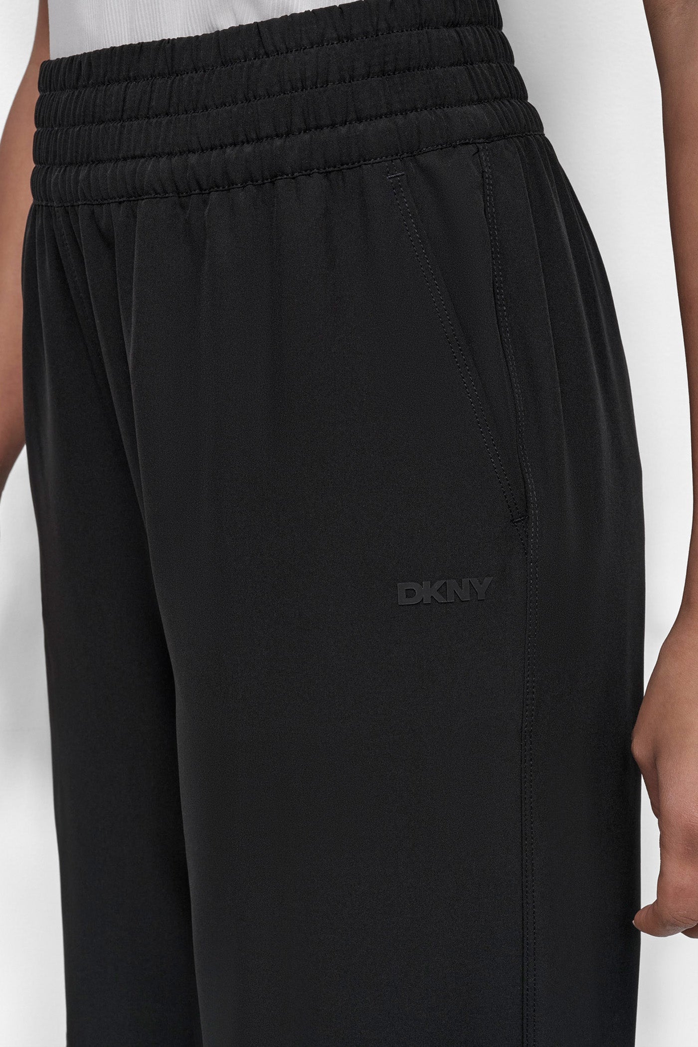 HIGH-RISE WIDE-LEG PANT