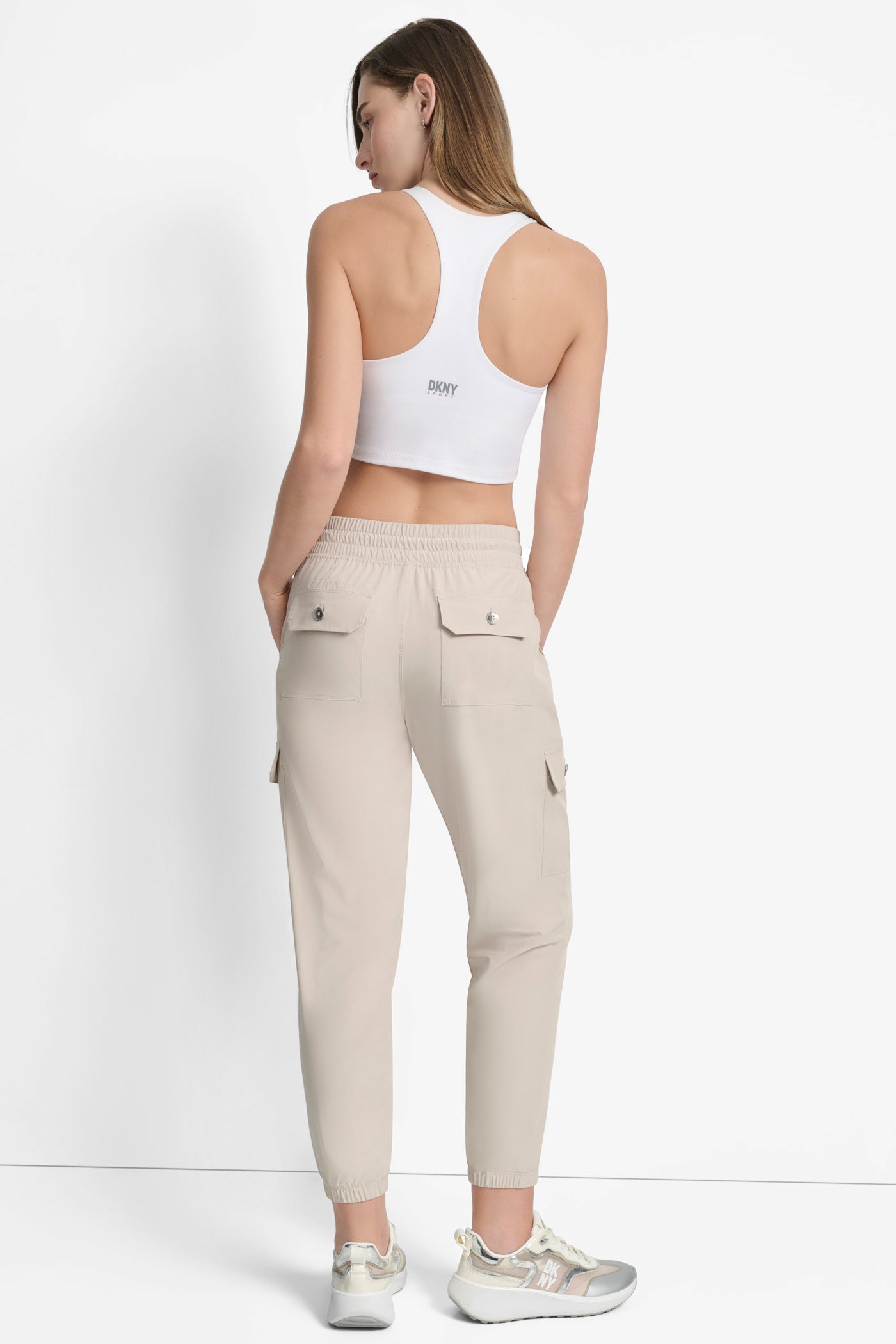 HIGH-RISE RELAXED CARGO JOGGER