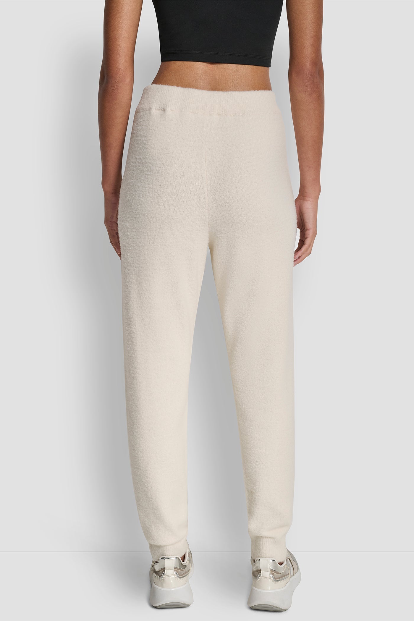 FEATHER YARN JOGGER WITH POCKETS AND TONAL LOGO