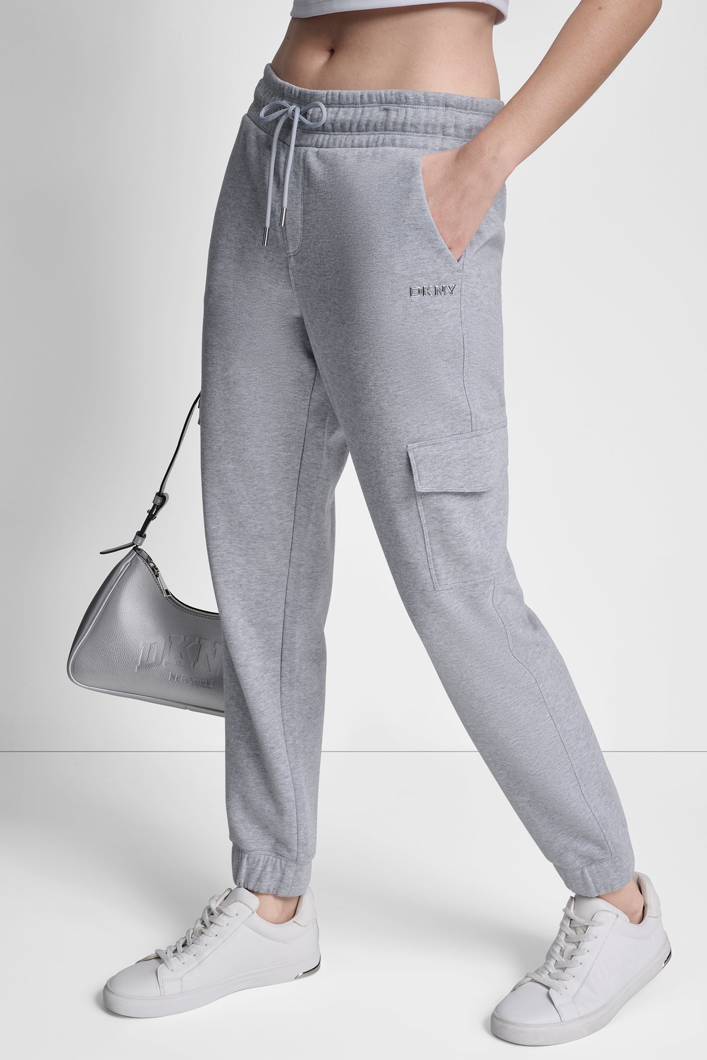 METALLIC BUBBLE LOGO SLIM FIT FLEECE CARGO JOGGER