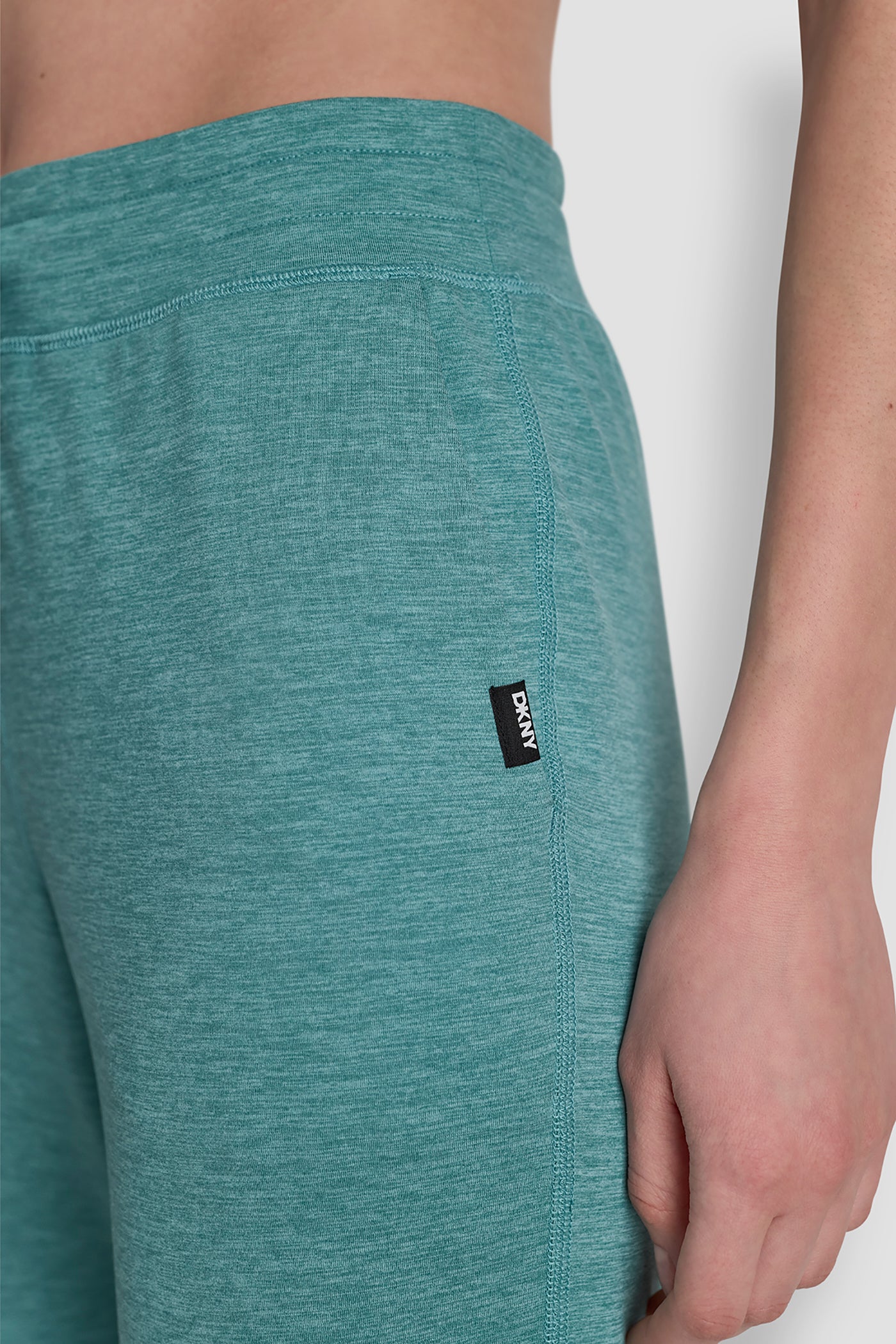 CROPPED HIGH-RISE SLIM JOGGER
