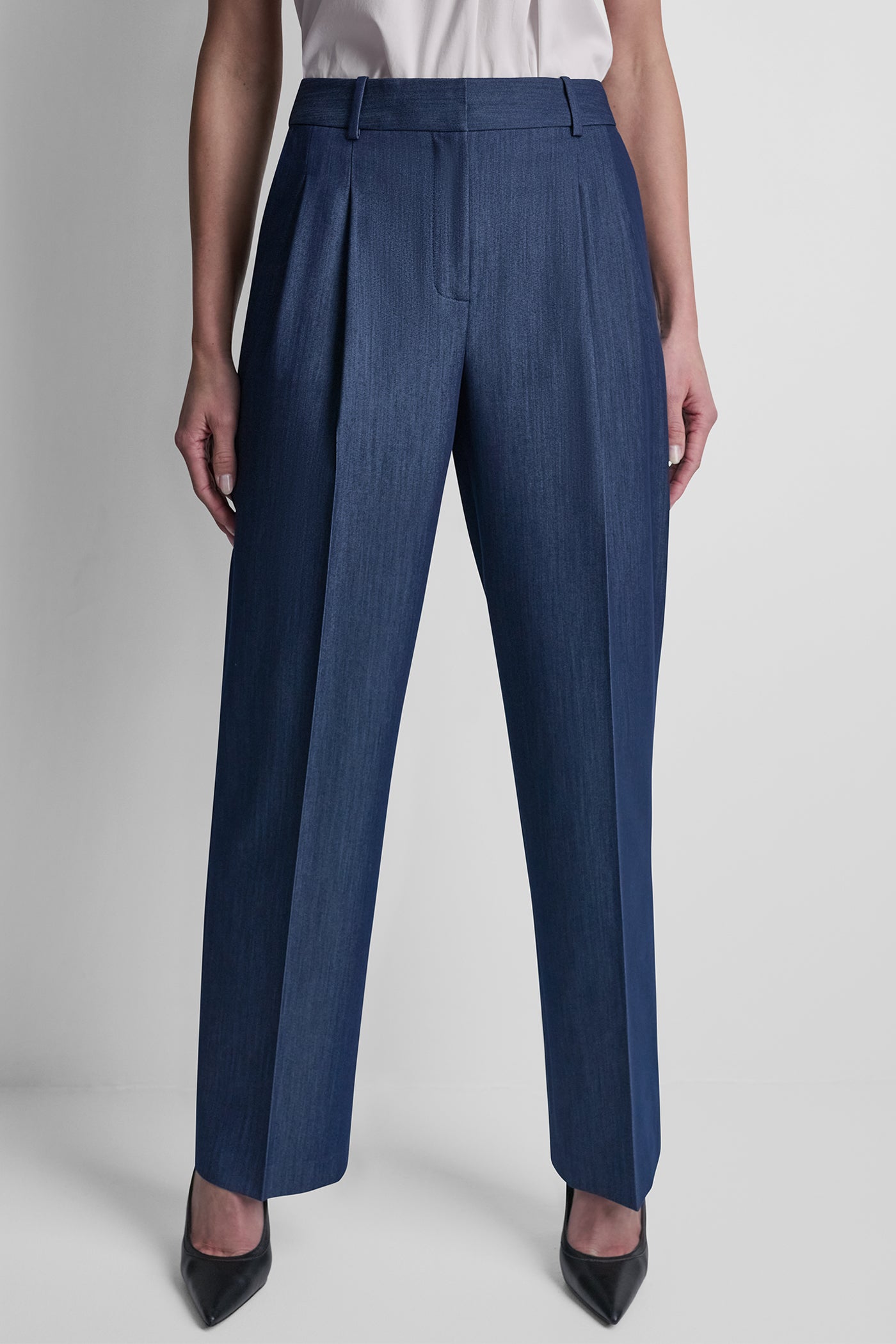 STRAIGHT LEG TROUSER