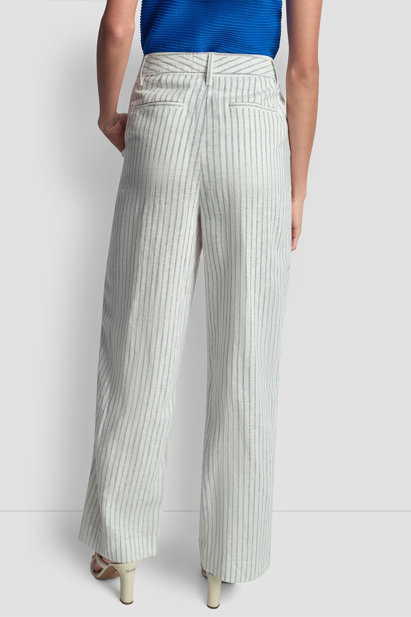 MID-RISE LINEN-BLEND PINSTRIPED PLEATED WIDE-LEG PANT