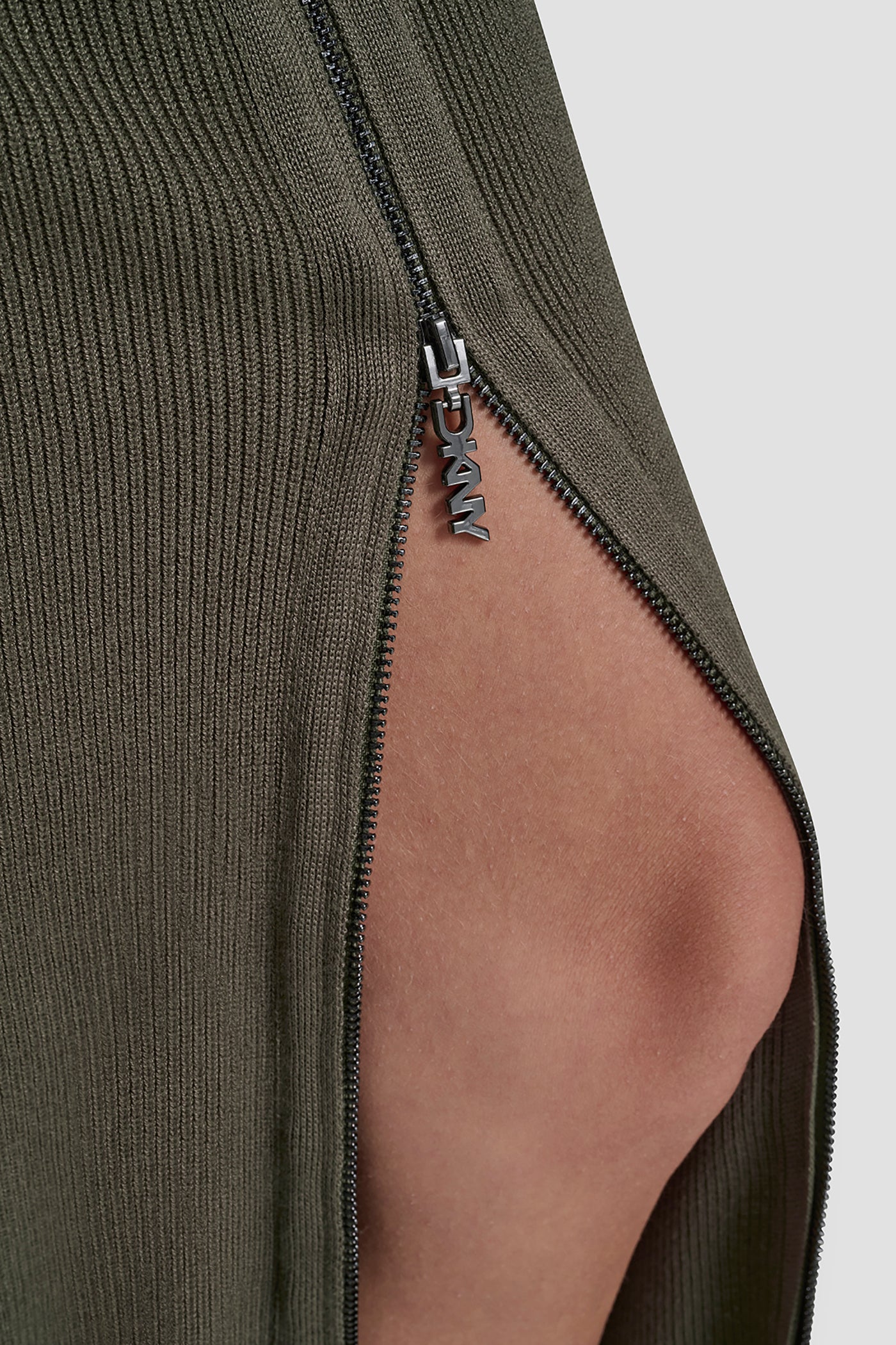 ZIP-DETAILED MIDI SWEATER SKIRT